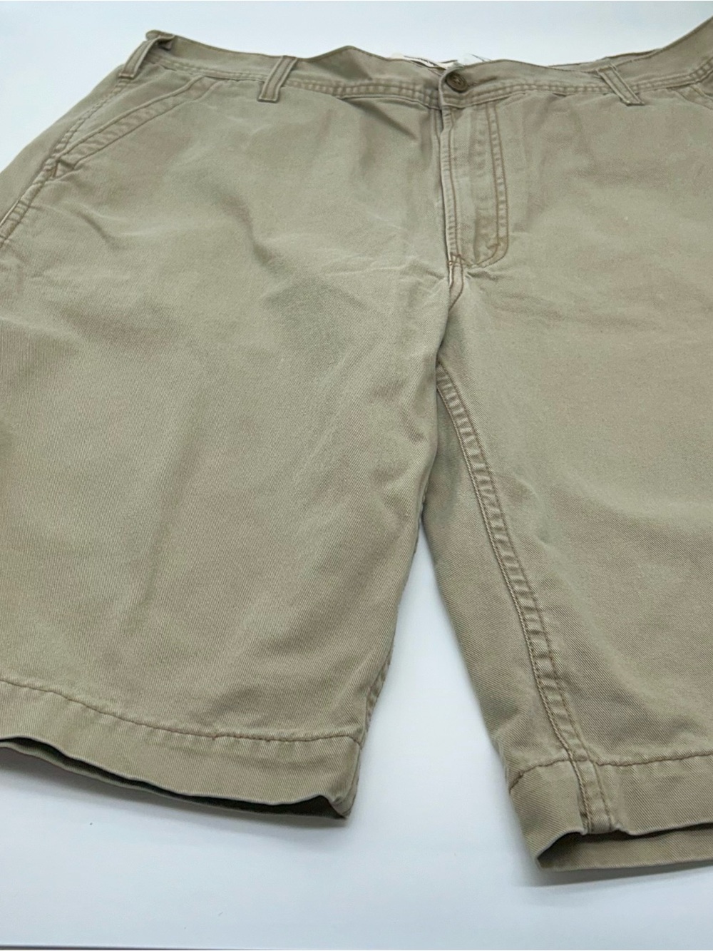 Levi's Tan Flat-Front Chino Cargo Shorts
